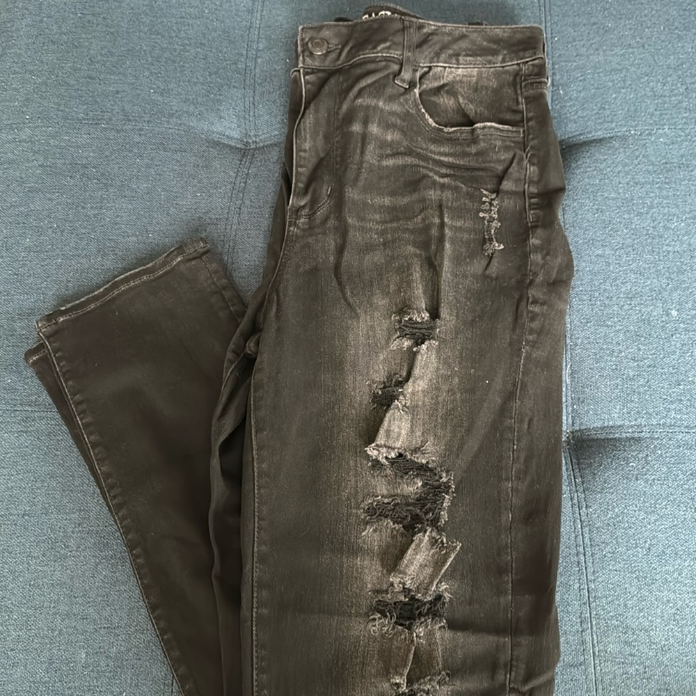 Black American eagle distressed skinny jeans